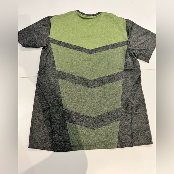 Nike tee shirt running or training superior quality - Picture 3 of 6